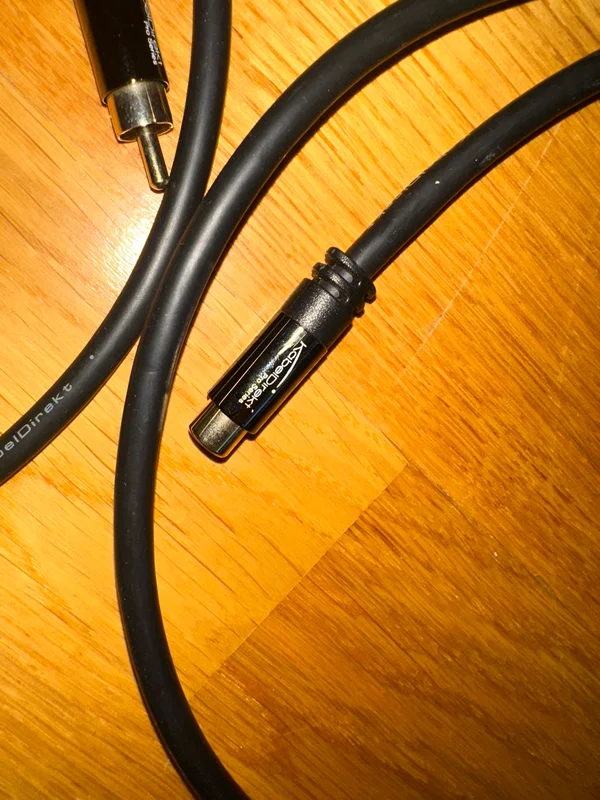 M&auml;ngder av blandade hifi tillbeh&ouml;r  - Bild 12 av 24
