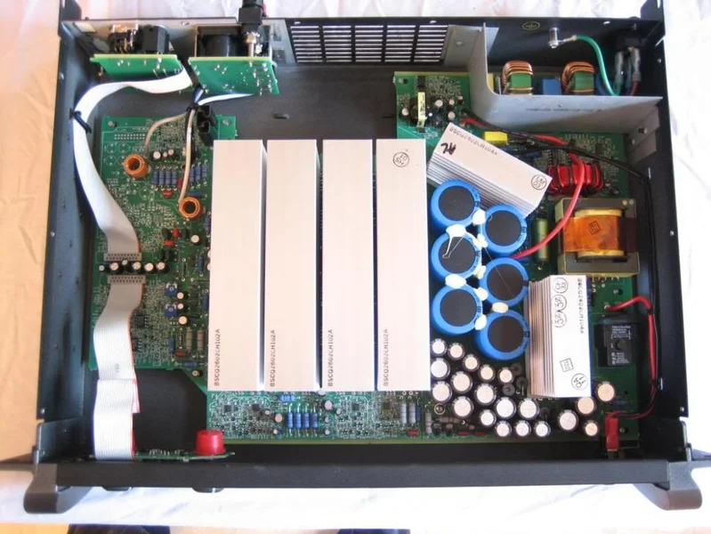 Slutsteg/F&ouml;rst&auml;rkare Qsc plx3402 - Bild 5 av 6