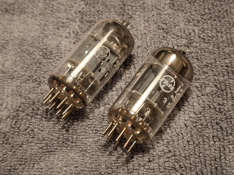 Matsushita 12ax7 (ECC83) matchat par japanska radiorör (Begagnade) Matsushita 12ax7 (ECC83) matchat par japanska radiorör (Begagnade) - Bild 2 av 6