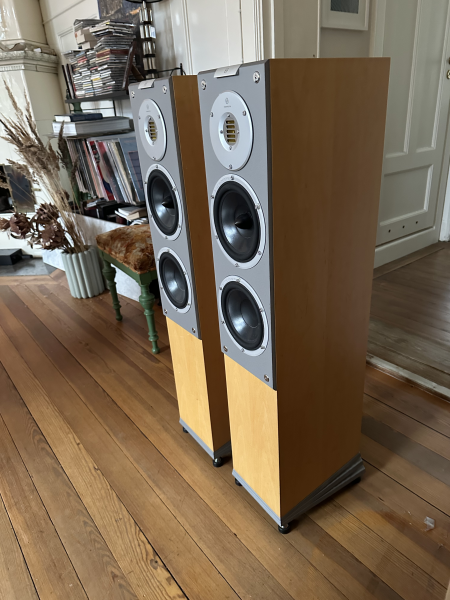 Audiovector Mi3 Avantgarde - Bild 1 av 3