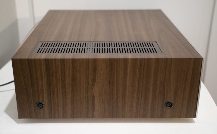 Akai AA-1020 AM/FM Stereo Receiver (1976-79)