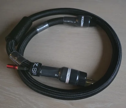 Synergistic Research Powercell 8 uef SE + Atmosphere Level 2 str&oslash;mkabel