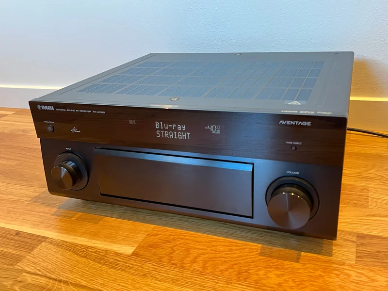 Yamaha RX-A1020, 7x135Watt, 4k, 3D, Airplay, Phono-ing&aring;ng - Bild 1 av 4