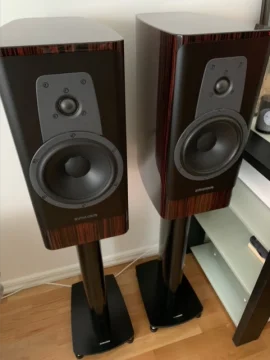 Dynaudio Contour 20.