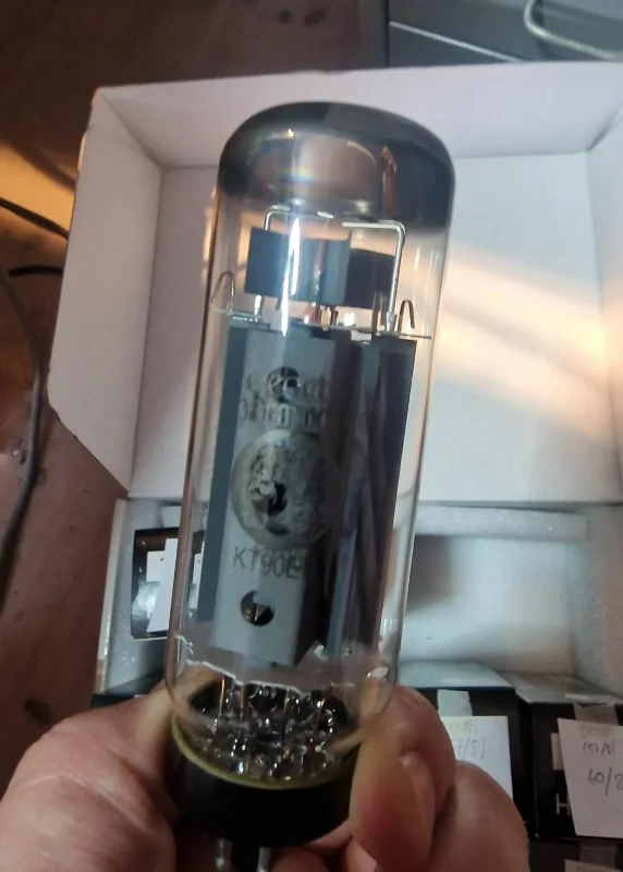 11 stycken Electro Harmonix KT90EH. Testade med bra match. - Bild 2 av 3