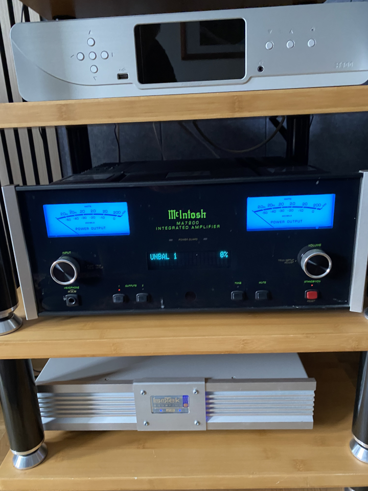 McIntosh  Ma 7200 