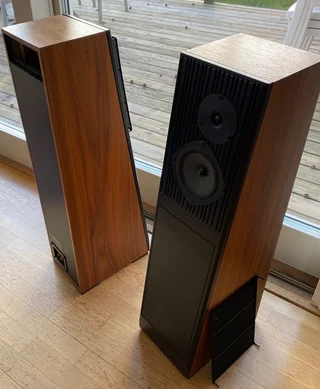 Rega Ela 1,5