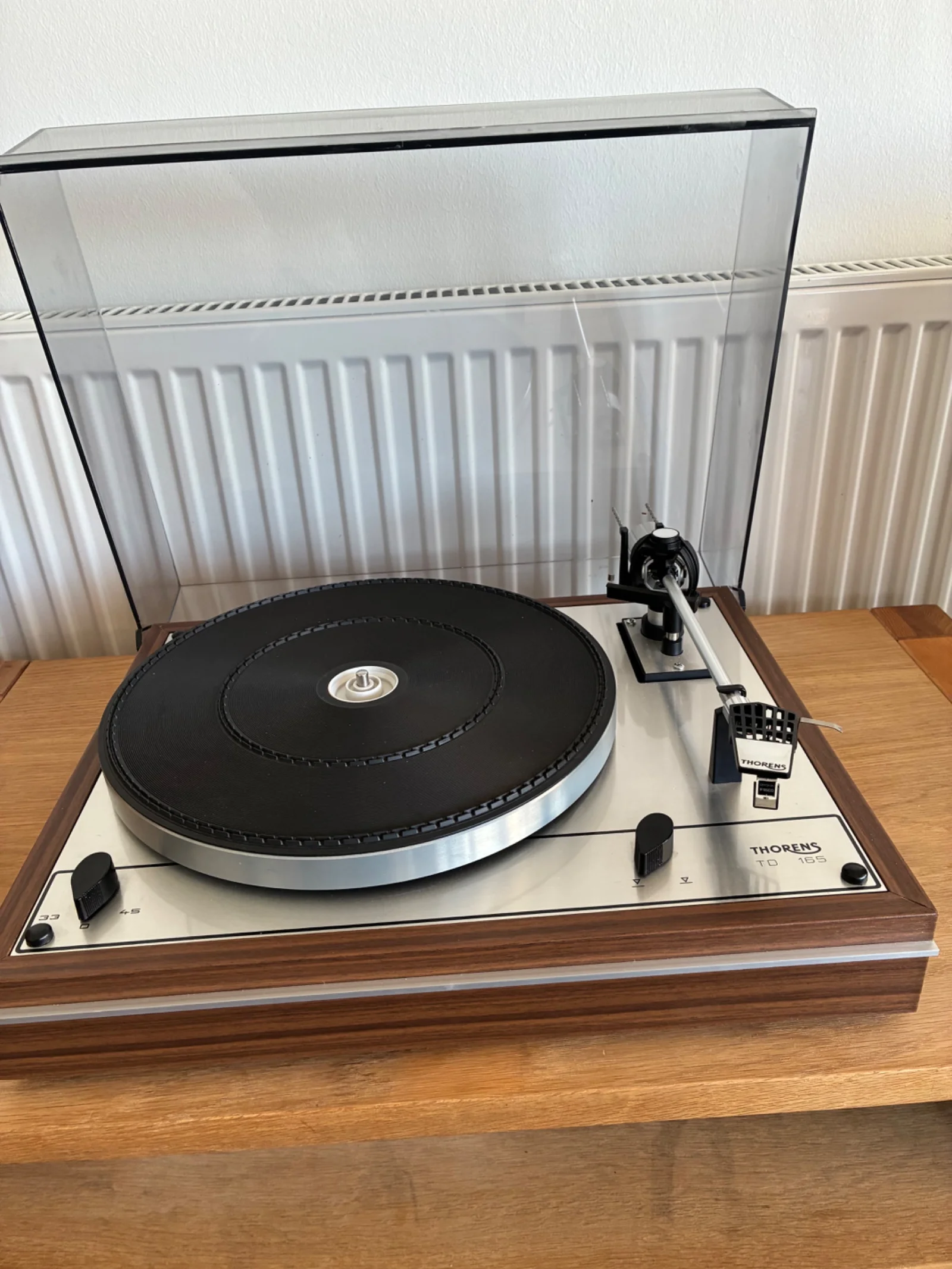 Thorens TD-165 Thorens TD-165 - Bild 1 av 6