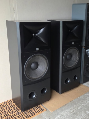 JBL M2 Center JBL M2 Center - Bild 1 av 1