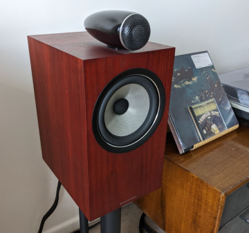 Bowers & Wilkins 705 S2