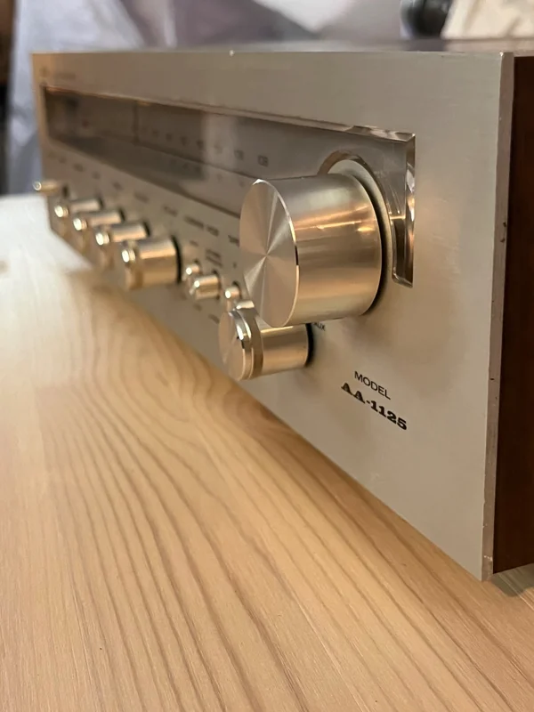 AKAI AA-1125 receiver - Bild 2 av 12