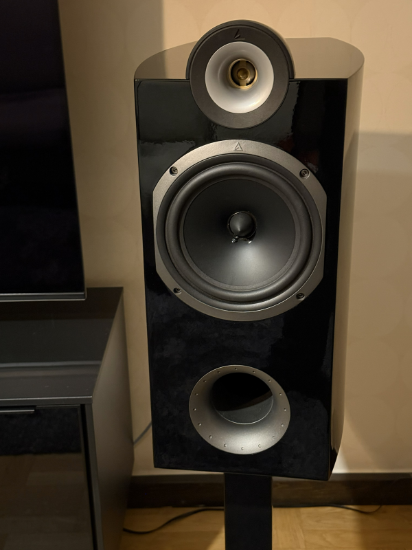 Triangle Genese Trio Jubileum – svart högblank, stativ ingår - Bild 3 av 6