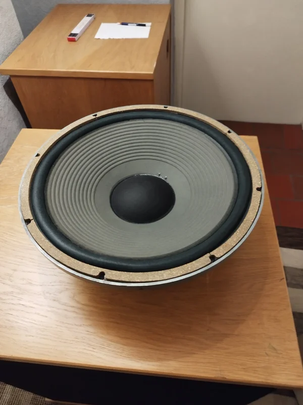 JBL le15b med nya foamkanter. - Bild 4 av 5