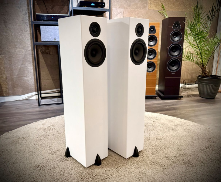 Totem Bison Tower - Demoex - Bild 1 av 3