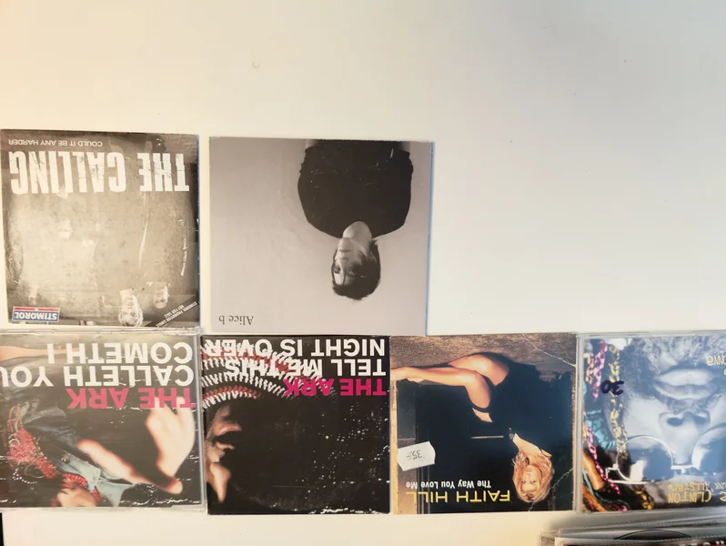 Vinylskivor s&auml;ljes i v&auml;ldigt gott skick - Bild 32 av 37