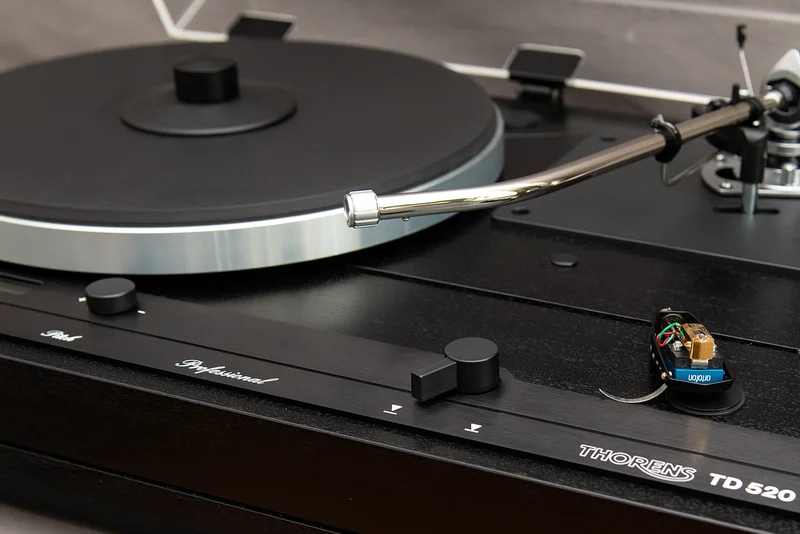 Thorens TD520 - Kuva 3 / 8
