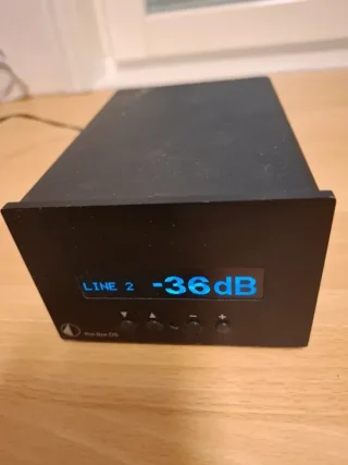 Pro-Ject Analog Förförstärkare med Fjärrkontroll o' Dis...