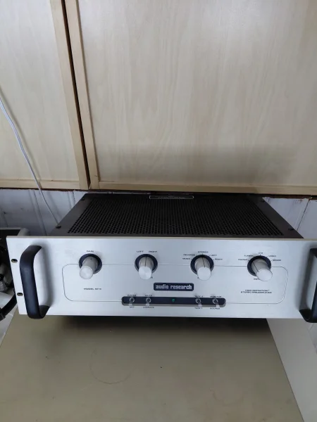 F&ouml;rsteg Audio Research - Bild 1 av 2