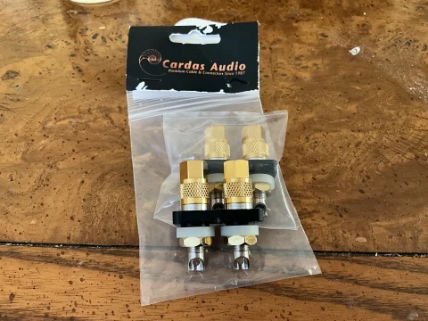 Cardas terminal högtalar kontakter