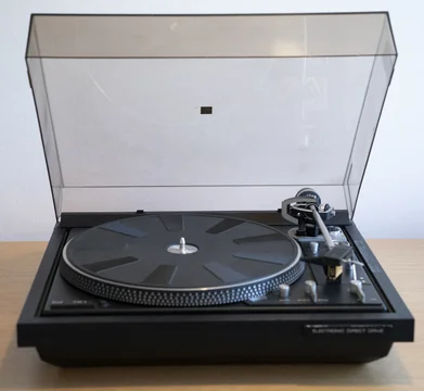 Dual 721 2-Speed Direct-Drive Turntable (1976-1979)