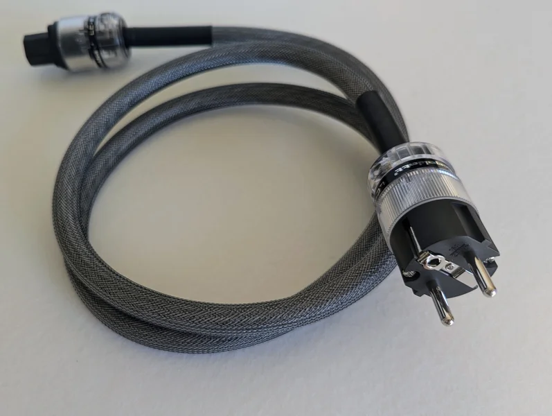 GigaWatt LC-2 EVO str&ouml;mkabel / power cable 1.5m. - Bilde 1 av 3