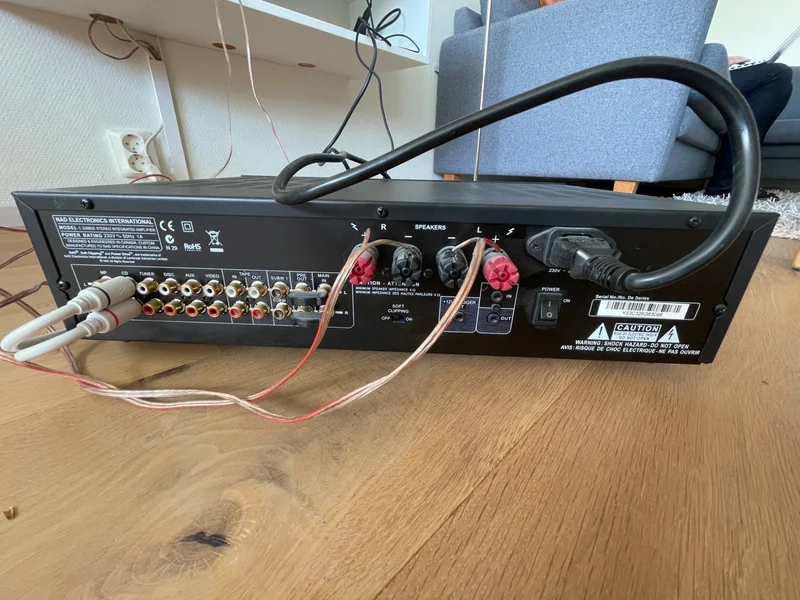 NAD C 326BEE amplifier med fj&auml;rrkontroll - Bild 3 av 3