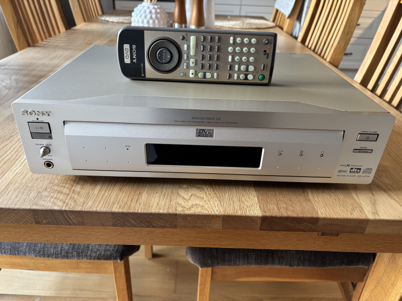 CD/DVD spelare Sony DVP-S7700. - Bild 1 av 2
