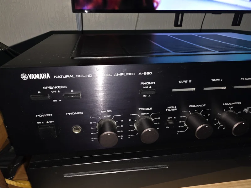 Yamaha A-560 I fint skick - Bild 2 av 4