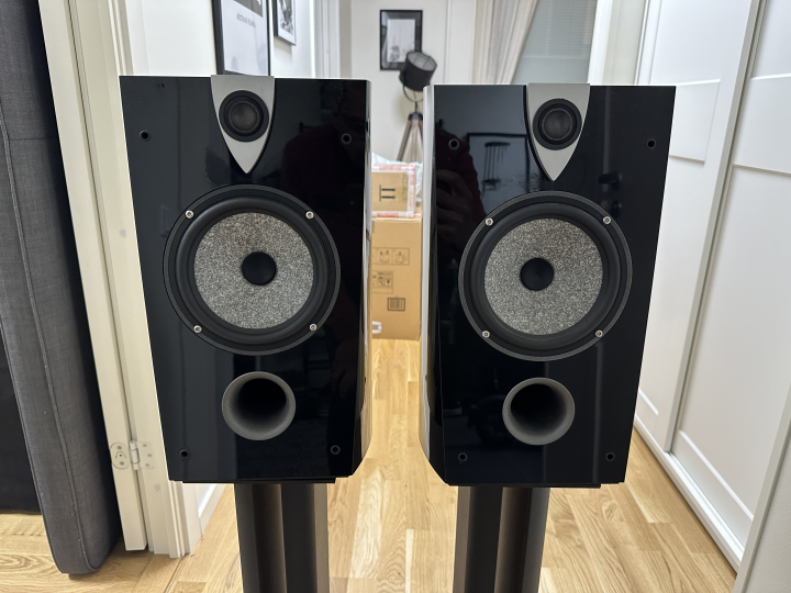 Focal Profile 908 - Special Edition (Diamond Black) + Stands