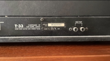 Luxman T-33 FM / AM tuner 