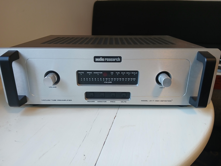 Audio research model ls17 preamplifier