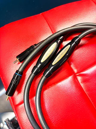 Transparent Plus RCA MM2