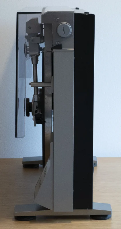 Mitsubishi LT-5V Vertical Linear Tracking Turntable (1980-1984) Mitsubishi LT-5V Vertical Linear Tracking Turntable (1980-1984) - Bild 5 av 8