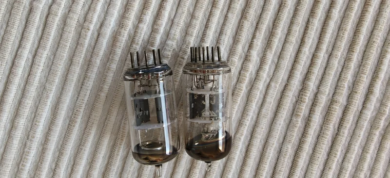 Ett par Telefunken ECC81 från tidigt 1960-tal ! Ett par Telefunken ECC81 från tidigt 1960-tal ! - Bild 4 av 6