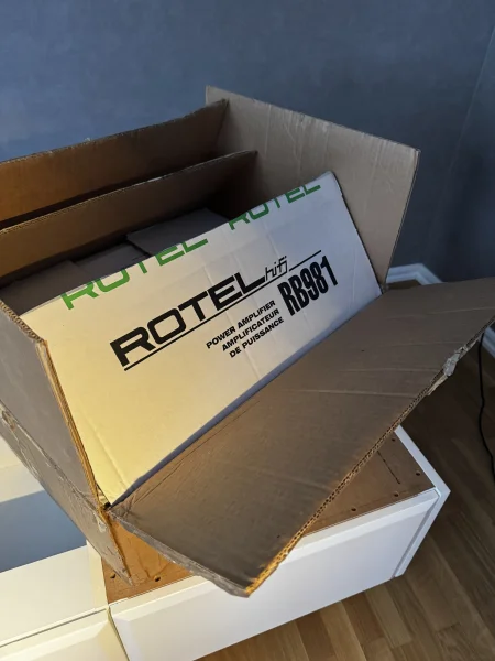 Stereob&auml;nk med subwoofers  - Bild 6 av 6