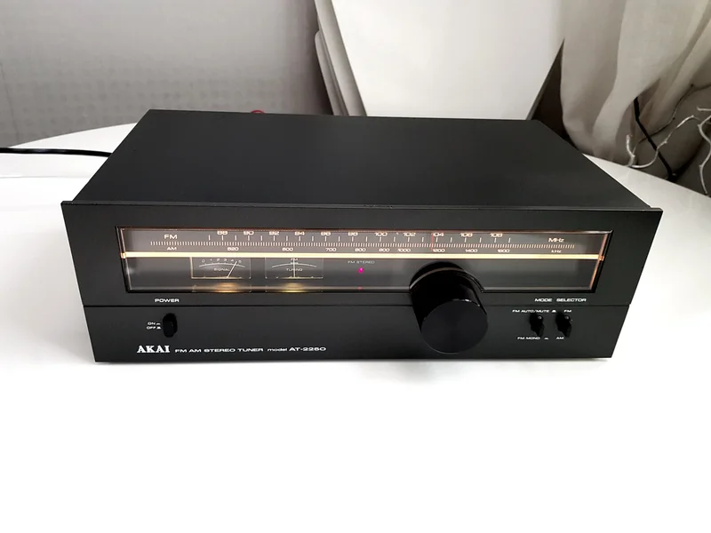 AKAI AT 2250 Analog Stereotuner - Bild 2 av 11
