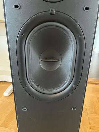 KEF Q65