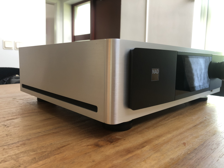 NAD M12