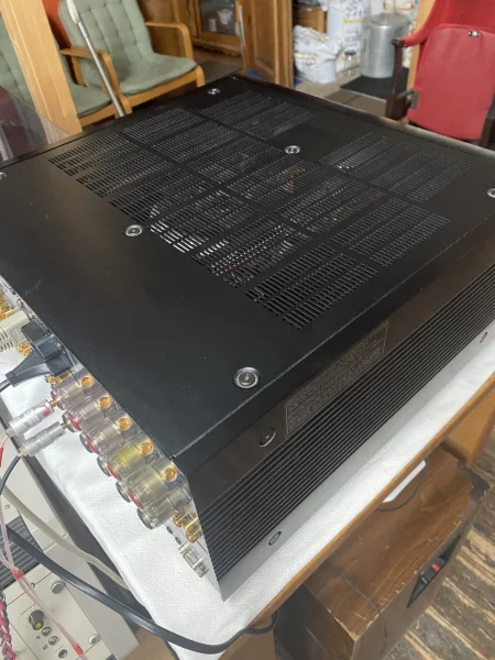 Yamaha DSP-Z9 Yamaha DSP-Z9 - Bild 4 av 6