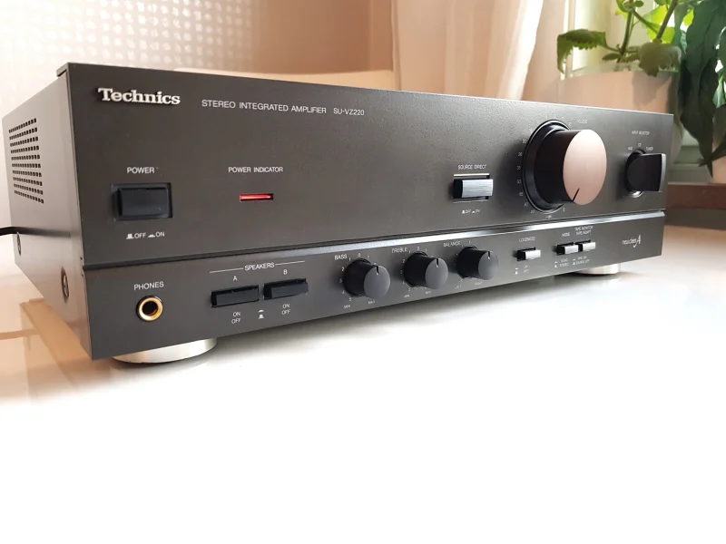 TECHNICS SU VZ220  F&ouml;rst&auml;rkare Klass AA - Bild 5 av 13