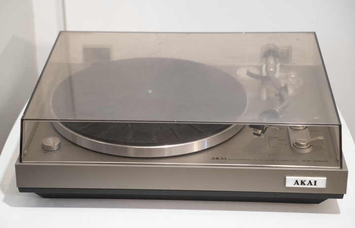Akai AP-101C Halvautomatisk skivspelare