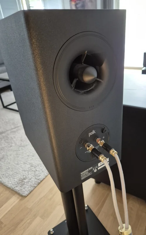 Polk Audio reserve R200 med norstone stylum stativ Polk Audio reserve R200 med norstone stylum stativ - Bild 2 av 2