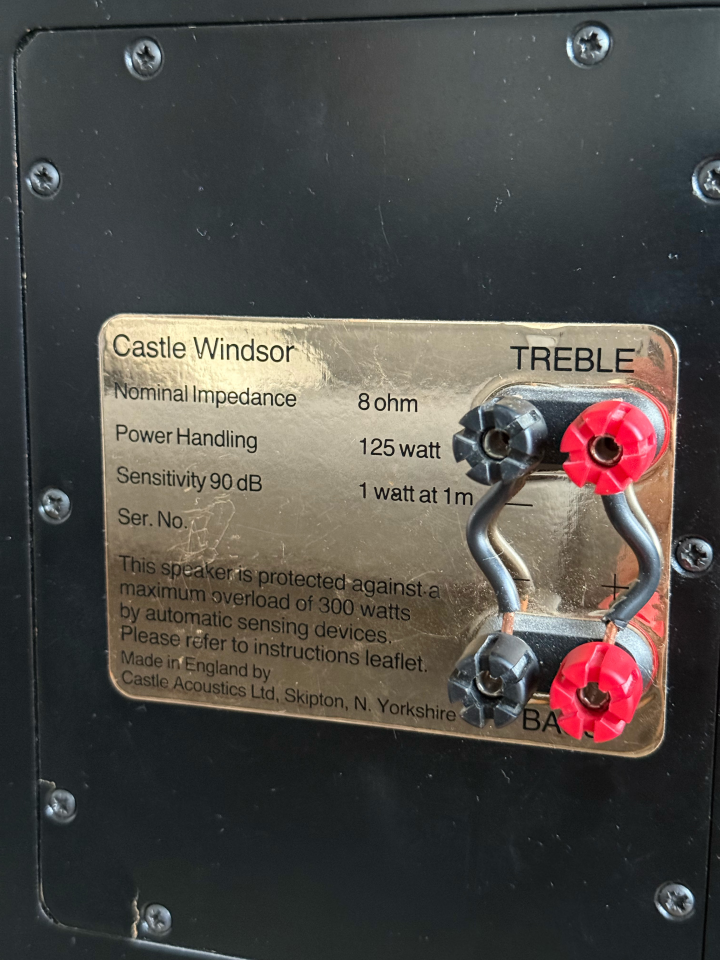 Fina brittiska vintagehögtalare – Castle Windsor