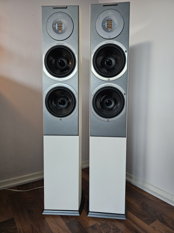 Audiovector R3 Arreté Vit pianolack