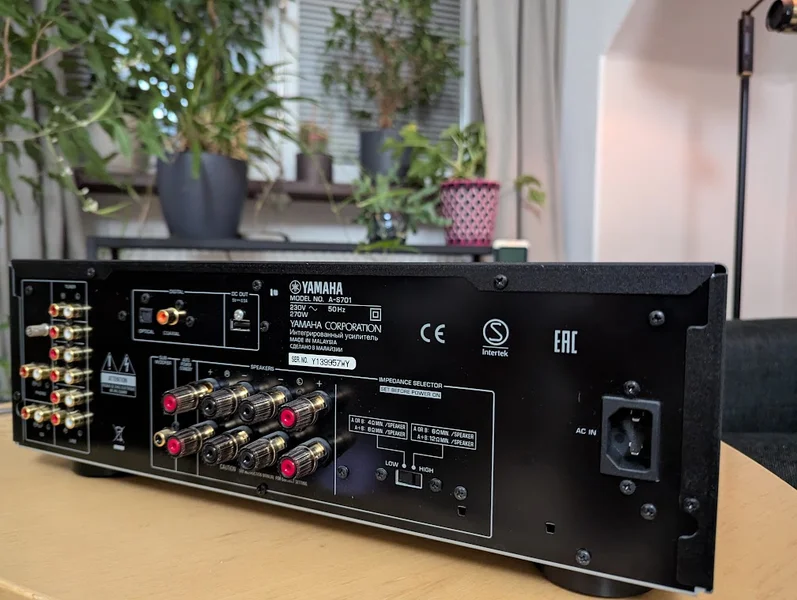 Yamaha A-S701 Yamaha A-S701 - Bild 2 av 2