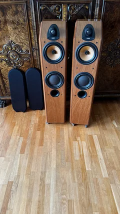 Bower & Wilkins CDM7NT i k&ouml;rsb&auml;r.