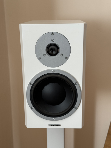 Dynaudio excite x18 