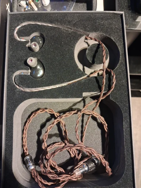 THIEAUDIO Monarch MKII THIEAUDIO Monarch MKII - Bild 1 av 2