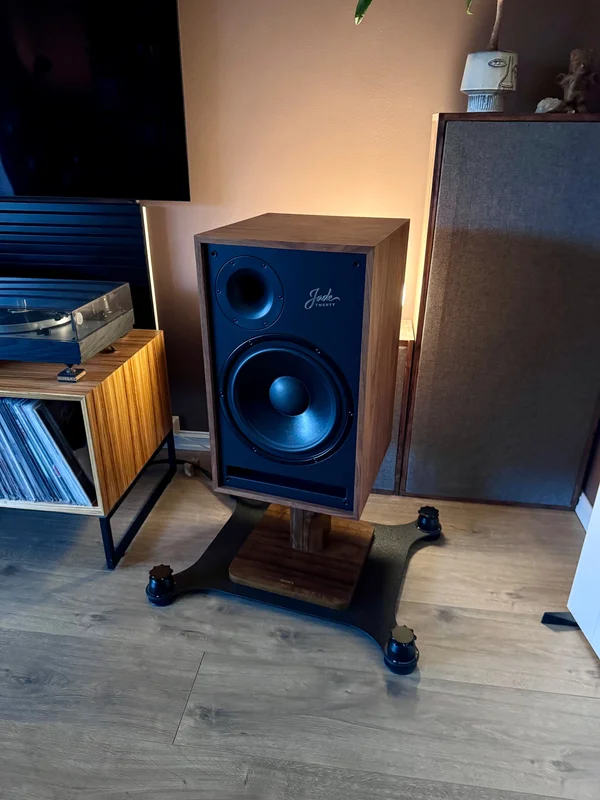 Pylon Audio Jade 20 med originale stativer - Bild 3 av 13