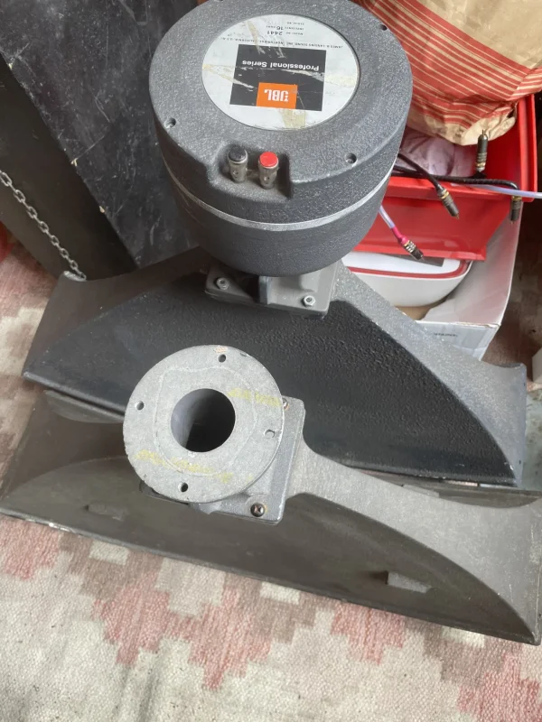 JBL 2350 horn h&ouml;gtalare 2441 2328  - Bild 1 av 1